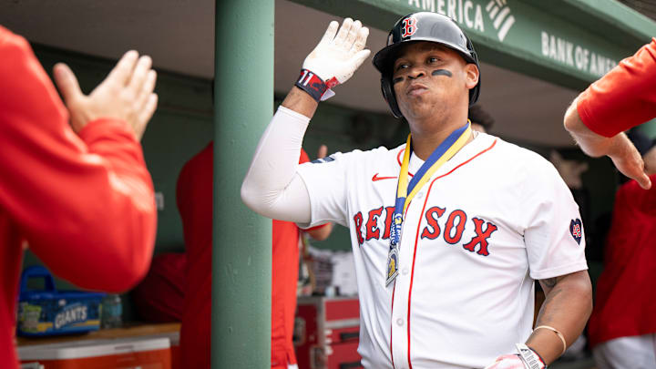 Los Yankees tendrían que honrar el contrato que Boston pactó con Rafael Devers 