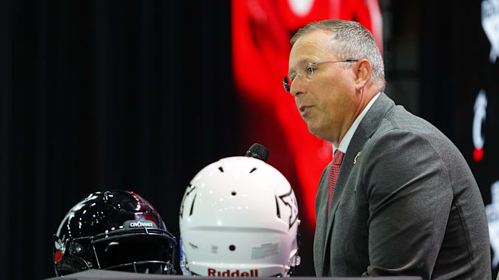 Jul 8, 2025; Frisco, TX, USA; Cincinnati head coach Scott Satterfield addresses the media during 2025 Big 12 Football Media Days at The Star. Mandatory Credit: Raymond Carlin III-Imagn Images Jul 8, 2025; Frisco, TX, USA; Cincinnati head coach Scott Satterfield addresses the media during 2025 Big 12 Football Media Days at The Star. Mandatory Credit: Raymond Carlin III-Imagn Images