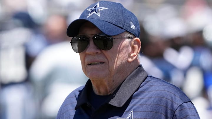 Jul 27, 2025; Oxnard, CA, USA; Dallas Cowboys owner Jerry Jones at training camp at the River Ridge Fields. Mandatory Credit: Kirby Lee-Imagn Images