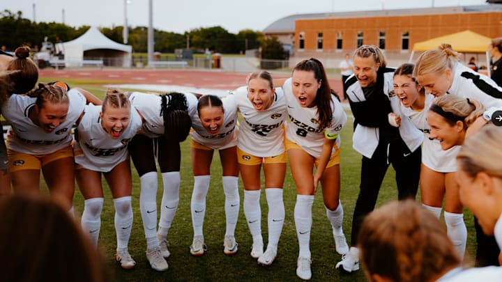 Missouri Soccer team huddle Obtained from Mizzou Soccer's X/Twitter