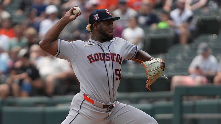Astros pitcher Ronel Blanco (56) throws the ball against the Chicago White Sox Astros pitcher Ronel Blanco (56) throws the ball against the Chicago White Sox