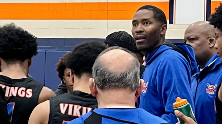 With longtime coach Mike Bethea unavailable because of illness, former Rainier Beach star and ex-NBA standout Jamal Crawford filled in and got his first win With longtime coach Mike Bethea unavailable because of illness, former Rainier Beach star and ex-NBA standout Jamal Crawford filled in and got his first win