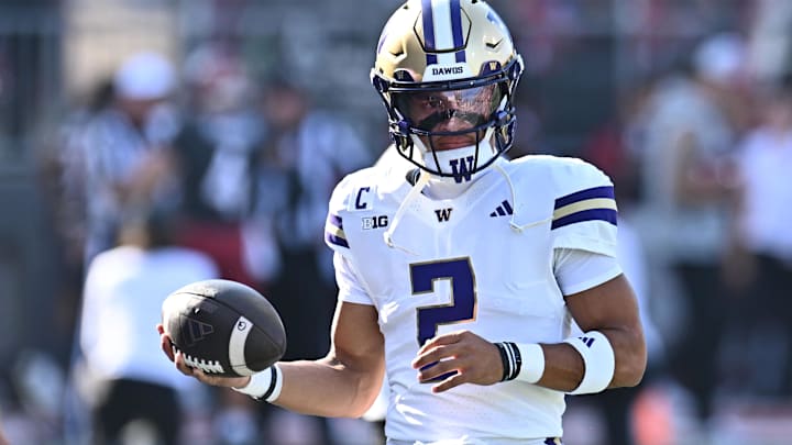 Washington Huskies quarterback Demond Williams Jr. poses a serious threat to the Ohio State Buckeyes this weekend