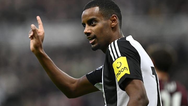 Centroavante tem 25 anos de idade Centroavante tem 25 anos de idade