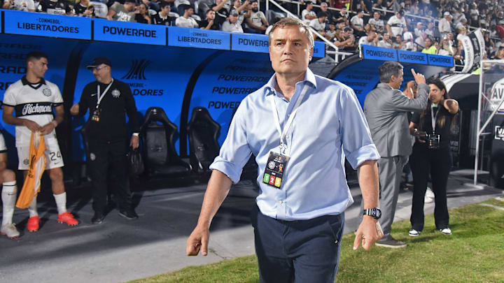 Uruguaio dirigiu a equipe de Assunção em 23 partidas