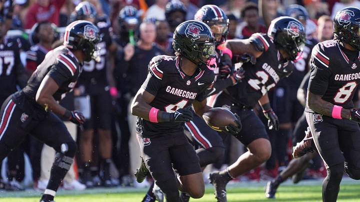 Oct 24, 2026; Columbia, South Carolina, USA;  South Carolina Gamecocks running back Isaiah Augustave (4) handles a kick off return against the Tennessee Volunteers during the first half at Williams-Brice Stadium.  Mandatory Credit: Jim Dedmon-Imagn Images
