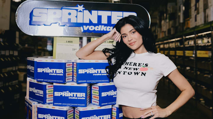 Kylie Jenner Surprises Fans to Launch Sprinter Vodka Soda’s Peach Pack. Image courtesy Sophie Sahara