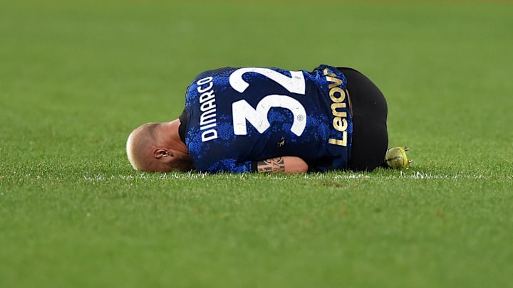 Dimarco a terra durante Lazio-Inter