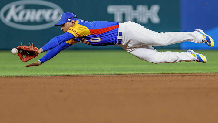 Andrés Giménez se lució a la defensiva en el campocorto en el juego entre Venezuela y Países Bajos