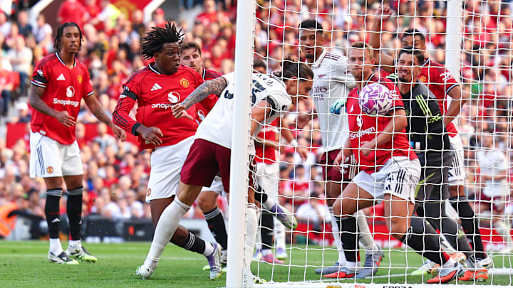 Manchester United v Arsenal - Premier League