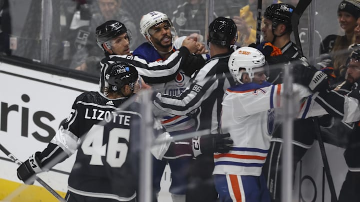 Edmonton Oilers left wing Evander Kane (91)