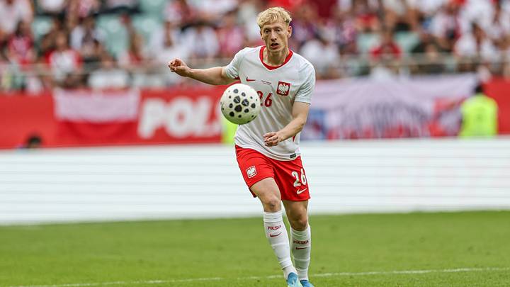 Kürzlich für Polen debütiert und nun vor dem Wechsel zum SV Werder Bremen: Abwehr-Shootingstar Oskar Wójcik Kürzlich für Polen debütiert und nun vor dem Wechsel zum SV Werder Bremen: Abwehr-Shootingstar Oskar Wójcik