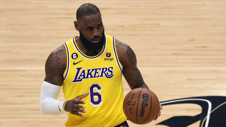 James posee múltiples récords en los playoffs de la NBA