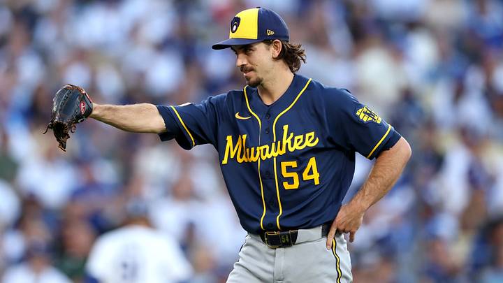 National League Championship Series: Milwaukee Brewers v Los Angeles Dodgers - Game Three