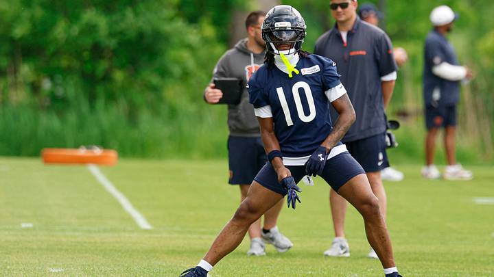 Chicago Bears WR Luther Burden III warms up during Chicago Bears Minicamp. Mandatory Credit: Kamil Krzaczynski-Imagn Images Chicago Bears WR Luther Burden III warms up during Chicago Bears Minicamp. Mandatory Credit: Kamil Krzaczynski-Imagn Images