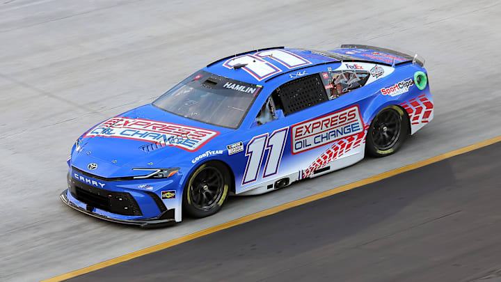 Denny Hamlin, Joe Gibbs Racing, Bristol Motor Speedway, NASCAR