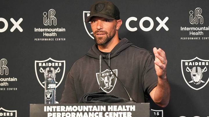 Las Vegas Raiders defensive coordinator Rob Leonard