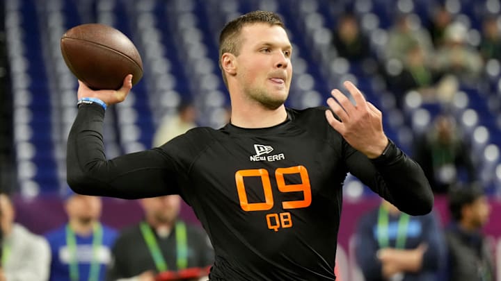 Mar 1, 2025; Indianapolis, IN, USA; Syracuse quarterback Kyle McCord (QB09) during the 2025 NFL Combine at Lucas Oil Stadium. Mandatory Credit: Kirby Lee-Imagn Images Mar 1, 2025; Indianapolis, IN, USA; Syracuse quarterback Kyle McCord (QB09) during the 2025 NFL Combine at Lucas Oil Stadium. Mandatory Credit: Kirby Lee-Imagn Images