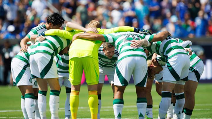 Celtic FC huddles up