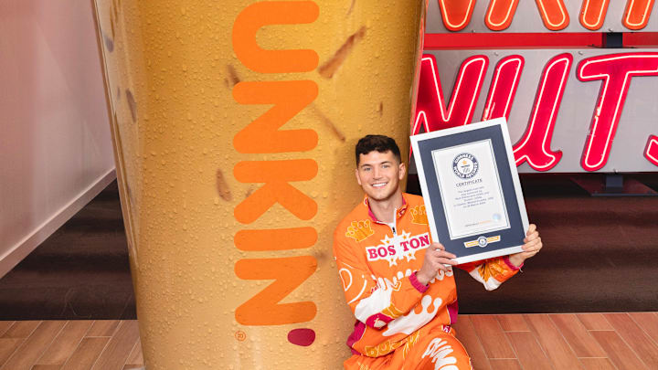 Dunkin and Nick DiGiovanni set the record for World's Largest Iced Latte