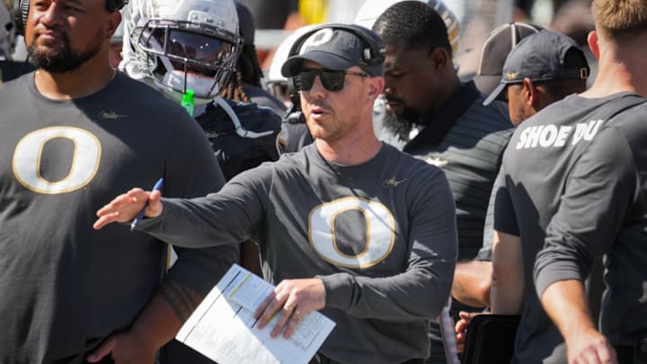 Oregon Ducks offensive coordinator Will Stein Oregon Ducks offensive coordinator Will Stein