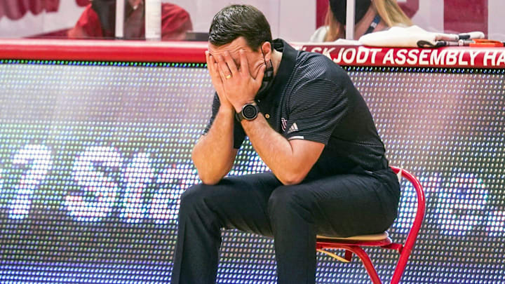 Indiana Hoosiers head coach Archie Miller