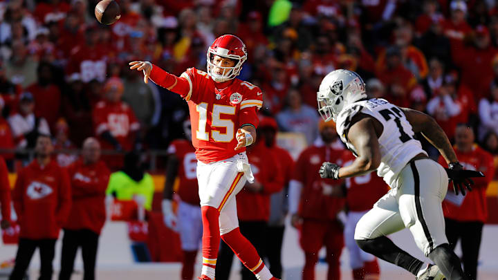 Chiefs reciben la visita de los Raiders