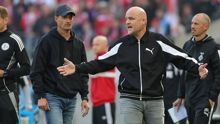 Gladbach-Sportchef Rouven Schröder (vorne) und Trainer Alexander Blessin