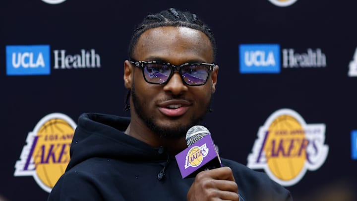 Bronny James en su primera conferencia de prensa como nuevo jugador de Los Angeles Lakers