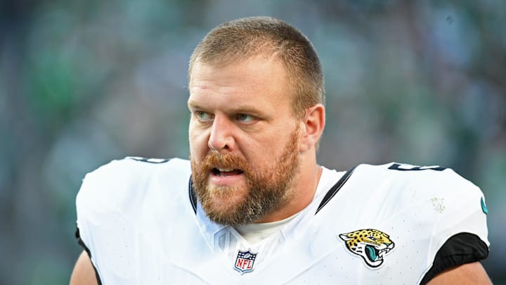 Nov 3, 2024; Philadelphia, Pennsylvania, USA; Jacksonville Jaguars guard Brandon Scherff (68) against the Philadelphia Eagles at Lincoln Financial Field. Mandatory Credit: Eric Hartline-Imagn Images