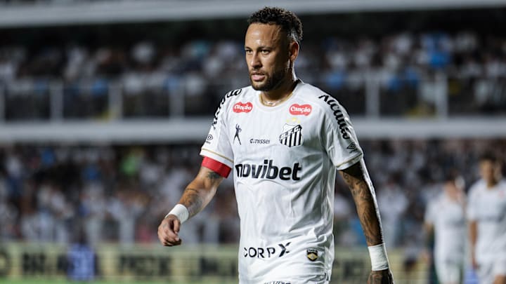 De olho na Copa, Neymar busca sequência no XI inicial do Santos 