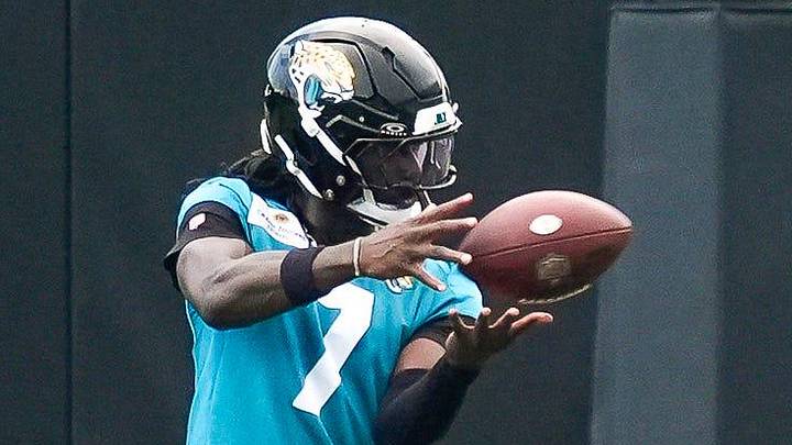 Jacksonville Jaguars wide receiver Brian Thomas Jr. (7) hauls in a pass during the second day of minicamp at the Miller Electric Center, Wednesday, June 10, 2026, in Jacksonville. 
