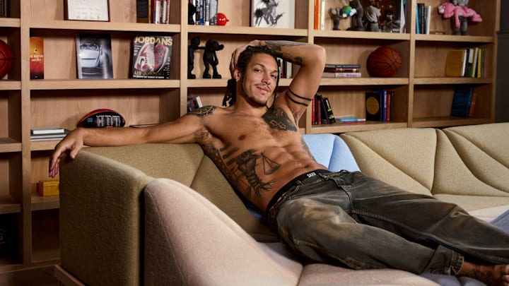 Aaron Gordon for SAXX.