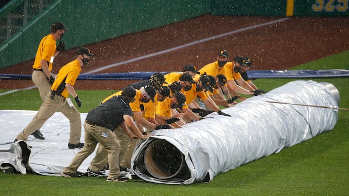 Milwaukee Brewers v Pittsburgh Pirates