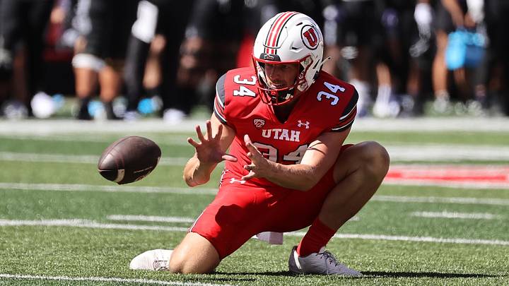 Utah Utes punter Jack Bouwmeester (34)