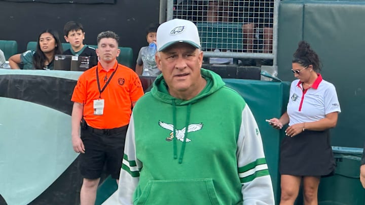 Eagles defensive coordinator Vic Fangio at practice on Aug. 10, 2025. 