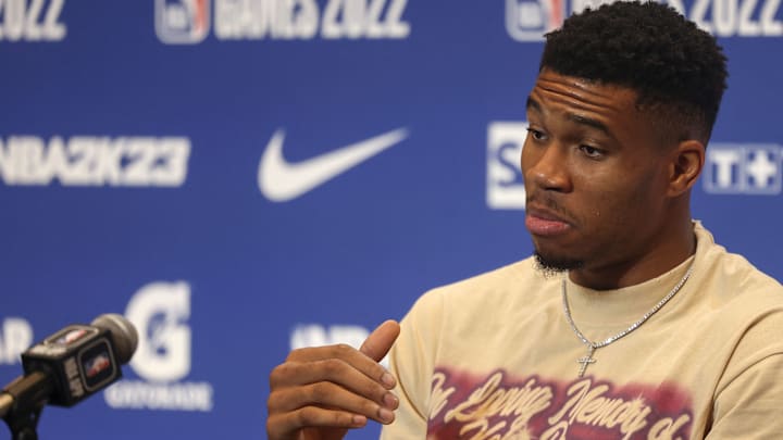 Antetokounmpo Antetokounmpo