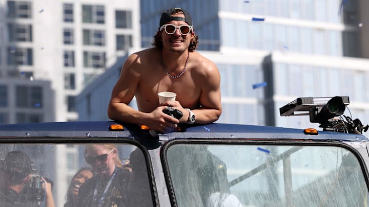 Nov 3, 2025; Los Angeles, CA, USA; Los Angeles Dodgers first baseman Enrique Hernandez acknowledges the crowd during the World Series championship parade at downtown Los Angeles. Mandatory Credit: Kiyoshi Mio-Imagn Images Nov 3, 2025; Los Angeles, CA, USA; Los Angeles Dodgers first baseman Enrique Hernandez acknowledges the crowd during the World Series championship parade at downtown Los Angeles. Mandatory Credit: Kiyoshi Mio-Imagn Images