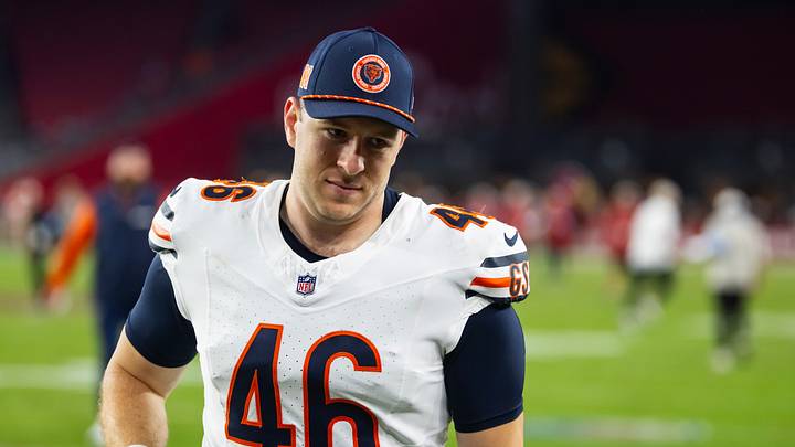 Nov 3, 2024; Glendale, Arizona, USA; Chicago Bears long snapper Scott Daly (46) against the Arizona Cardinals at State Farm Stadium. Mandatory Credit: Mark J. Rebilas-Imagn Images
