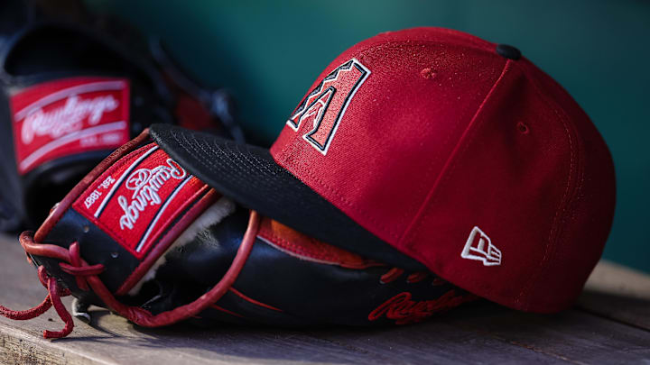 Jun 7, 2023; Washington, District of Columbia, USA; A general view of an Arizona Diamondbacks hat and Rawlings glove in the dugout during the fifth inning of the game against the Washington Nationals at Nationals Park. Mandatory Credit: Scott Taetsch-Imagn Images Jun 7, 2023; Washington, District of Columbia, USA; A general view of an Arizona Diamondbacks hat and Rawlings glove in the dugout during the fifth inning of the game against the Washington Nationals at Nationals Park. Mandatory Credit: Scott Taetsch-Imagn Images