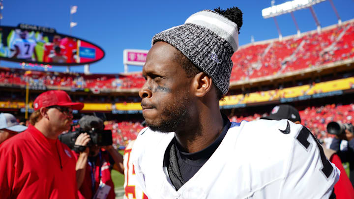 Oct 19, 2025; Kansas City, Missouri, USA; Las Vegas Raiders quarterback Geno Smith (7) looks on after the game against the Kansas City Chiefs at GEHA Field at Arrowhead Stadium. Mandatory Credit: Denny Medley-Imagn Images Oct 19, 2025; Kansas City, Missouri, USA; Las Vegas Raiders quarterback Geno Smith (7) looks on after the game against the Kansas City Chiefs at GEHA Field at Arrowhead Stadium. Mandatory Credit: Denny Medley-Imagn Images