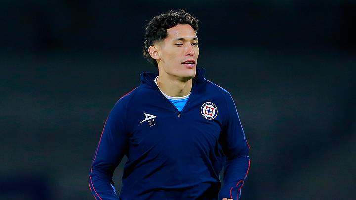 Jesús Orozco llegó a Cruz Azul como fichaje estelar Jesús Orozco llegó a Cruz Azul como fichaje estelar