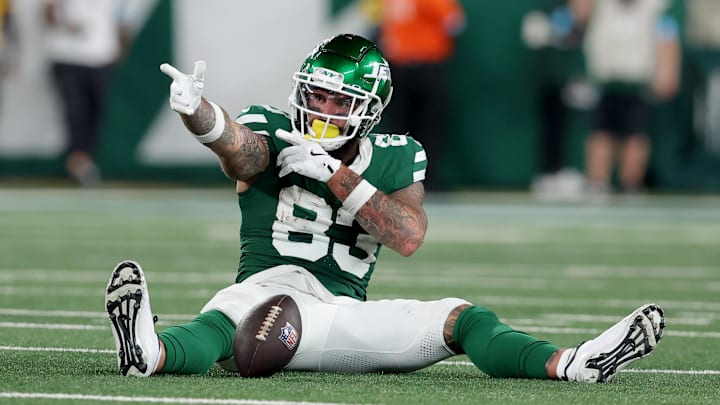 Sep 19, 2024; East Rutherford, New Jersey, USA; New York Jets tight end Tyler Conklin (83) signals first down after a catch against the New England Patriots during the second quarter at MetLife Stadium.