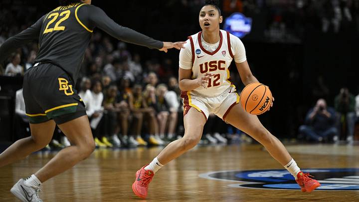 Mar 30, 2024; Portland, OR, USA; USC Trojans guard JuJu Watkins (12) steps back during the second Mar 30, 2024; Portland, OR, USA; USC Trojans guard JuJu Watkins (12) steps back during the second