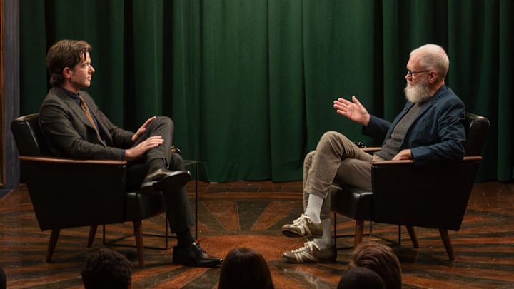 My Next Guest Needs No Introduction With David Letterman. (L to R) John Mulaney, David Letterman in My Next Guest Needs No Introduction With David Letterman. Cr. Elizabeth Sisson/Netflix © 2024