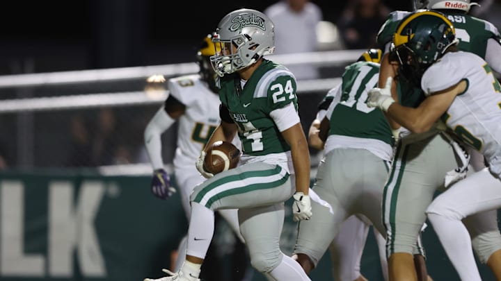 Duece Jones-Drew scored on a 5-yard run less than two minutes into the game to make it 14-0 for De La Salle in its 42-14 win over San Ramon Valley. The Spartans are the top seed in the North Coast Section Open Division. All playoffs begin Friday. 