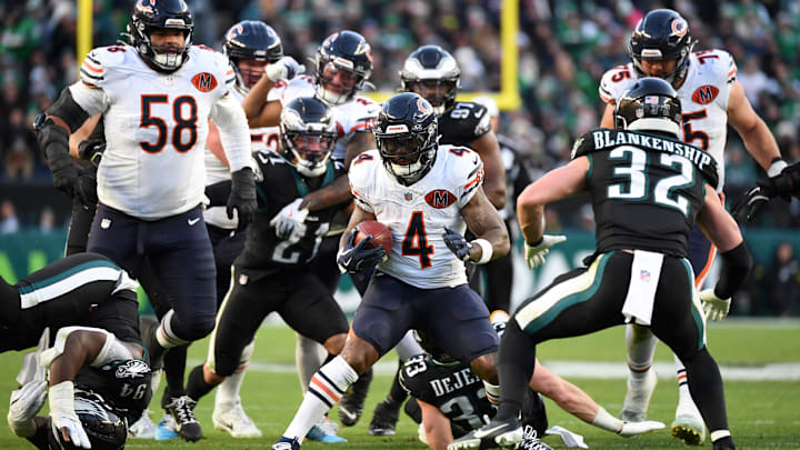 Nov 28, 2025; Philadelphia, Pennsylvania, USA; Chicago Bears running back D'Andre Swift (4) carries the ball against the Philadelphia Eagles during the second quarter of the game at Lincoln Financial Field. Mandatory Credit: Eric Hartline-Imagn Images Nov 28, 2025; Philadelphia, Pennsylvania, USA; Chicago Bears running back D'Andre Swift (4) carries the ball against the Philadelphia Eagles during the second quarter of the game at Lincoln Financial Field. Mandatory Credit: Eric Hartline-Imagn Images