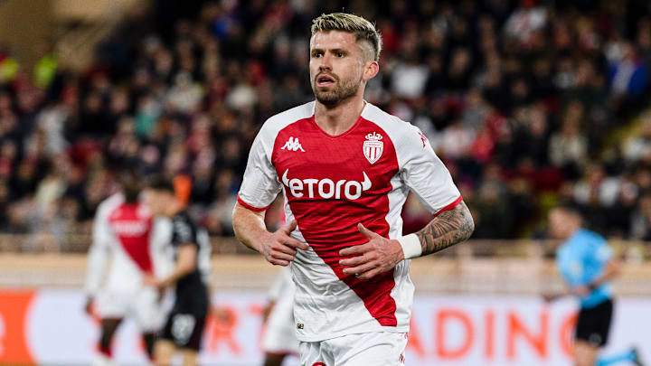 Lateral está com 25 anos e vem se destacando pelo Monaco
