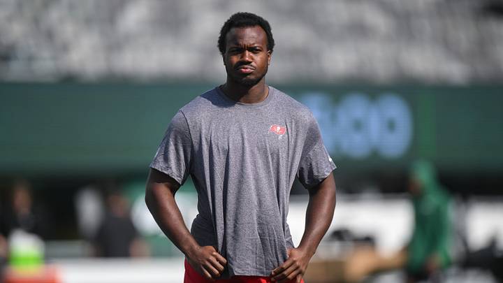 Aug 14, 2026; East Rutherford, New Jersey, USA; Tampa Bay Buccaneers linebacker Rueben Bain Jr. (3) warms up before a game against the New York Giants at MetLife Stadium. Mandatory Credit: John Jones-Imagn Images