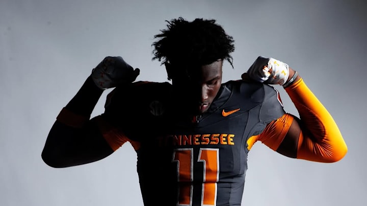 Tennessee football commit Hezekiah Harris